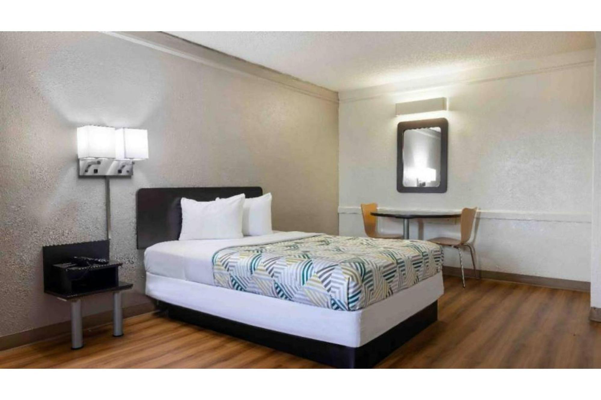 Hotel 6 Beaumont, Tx Beaumont