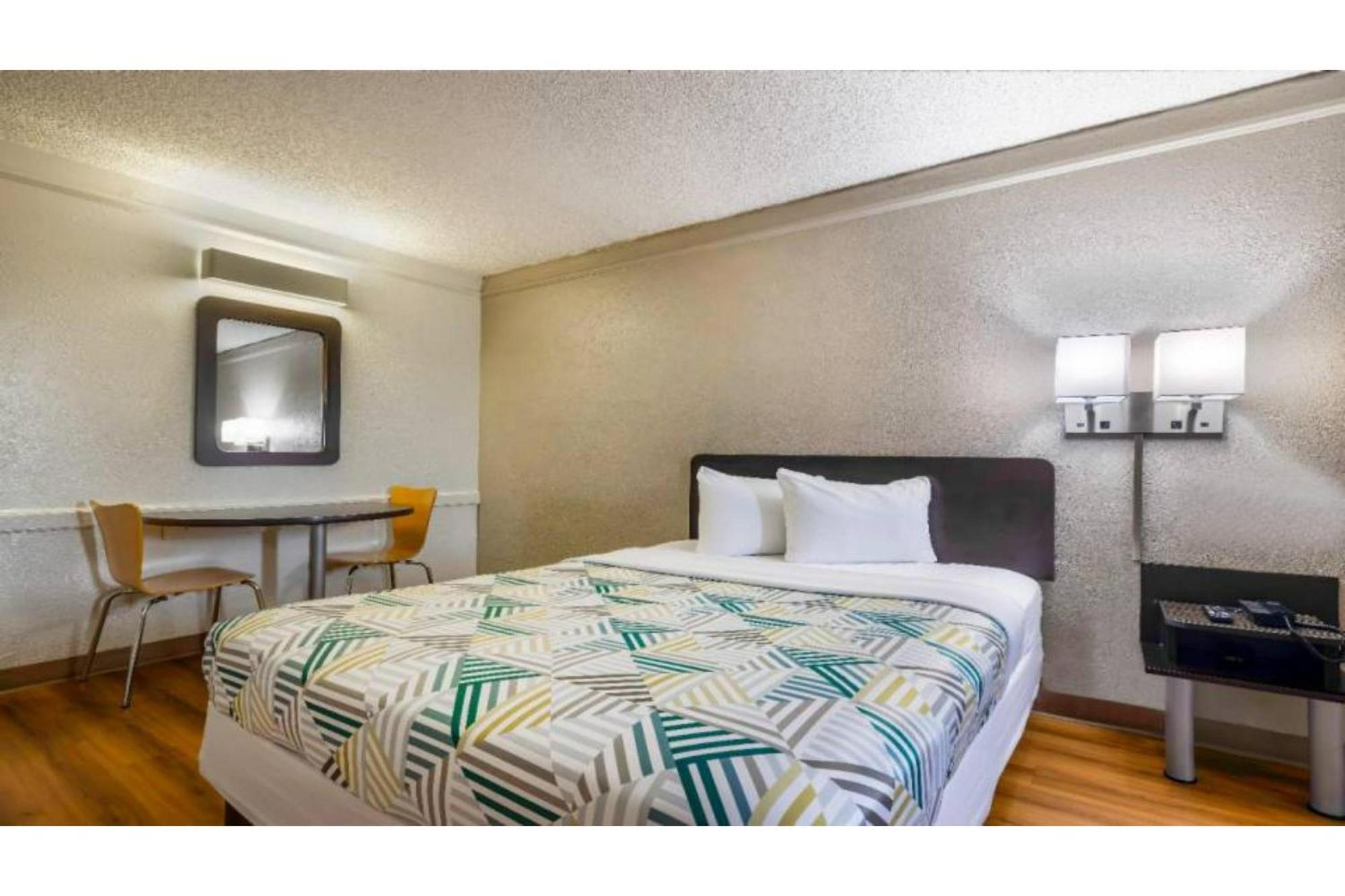 6 Beaumont, Tx 4*